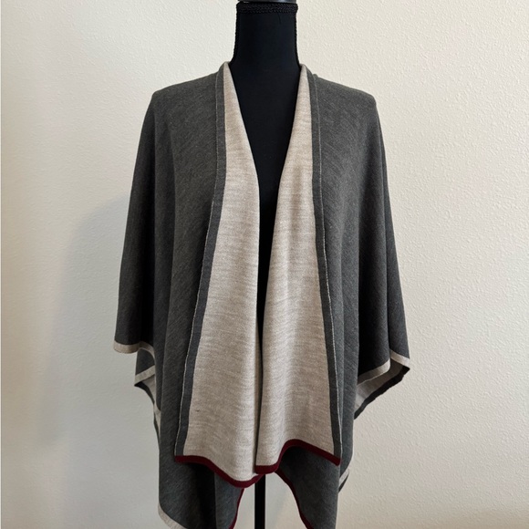 Reversible Ruana Wrap - Picture 5 of 6